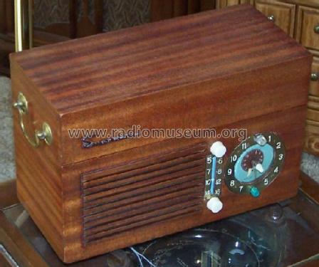 682 Series A; Emerson Radio & (ID = 2342312) Radio