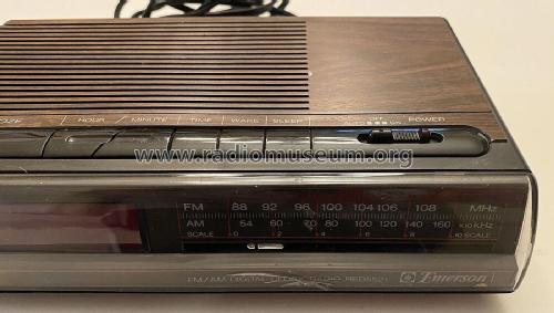 FM/AM Digital Clock Radio RED5521; Emerson Radio & (ID = 2914791) Radio