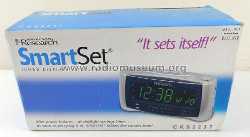 Research SmartSet Dual Alarm AM/FM Clock Radio CKS2237; Emerson Radio & (ID = 2914992) Radio