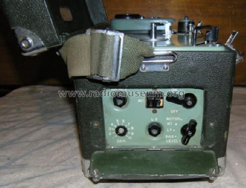 Portable tape recorder L2C; EMI; Hayes, (ID = 1217055) Sonido-V