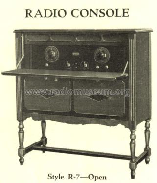 Radio Console R-7; Excello Products (ID = 1300341) Cabinet