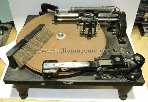 Record Cutter 539G; Fairchild Camera and (ID = 2661186) R-Player