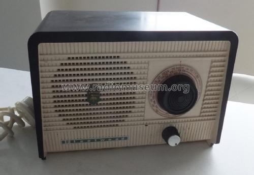 166F; Fleetwood brand of C (ID = 2879401) Radio