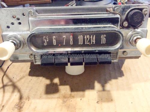 04BE ; Ford Motor Co. (ID = 2631856) Car Radio