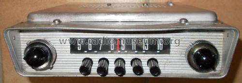 2MF 138338 ; Ford Motor Co. (ID = 2527386) Car Radio