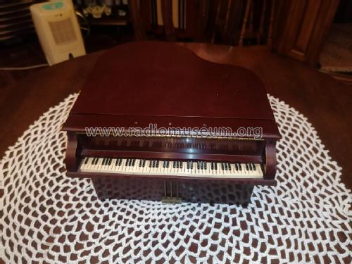 Grand Piano Radio Continental ; Franklin, L.K., Co., (ID = 2691803) Radio