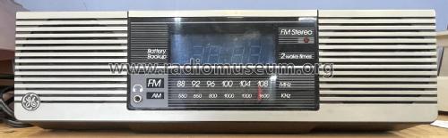 AM/FM/FM Stereo Clock Radio EA7-4945A; General Electric- (ID = 2958817) Radio