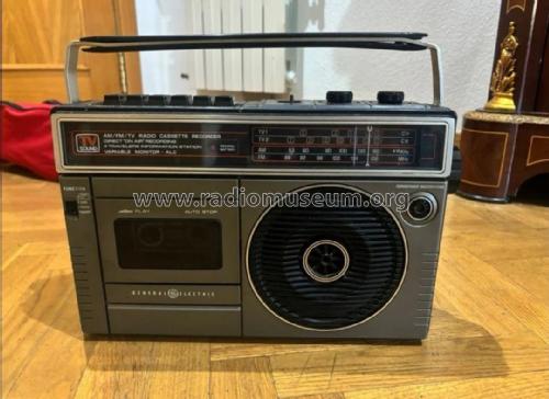 AM/FM Radio Cassette Recorder 3-5223A; General Electric Co. (ID = 3084063) Radio