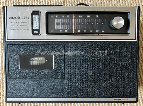 FM/AM Radio Cassette Recorder M8530; General Electric- (ID = 2737864) Radio