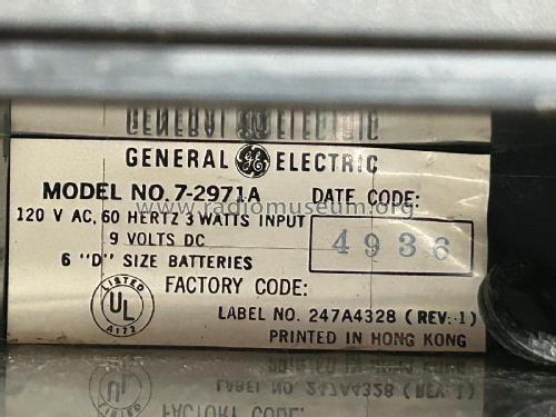 10 Band Portable Radio 7-2971 or 7-2971A; General Electric Co. (ID = 3046187) Radio