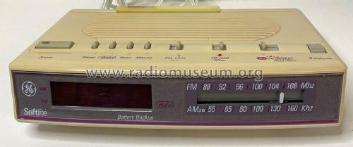 FM/AM Electronic Digital Clock Radio 7-4657A; General Electric Co. (ID = 2908151) Radio