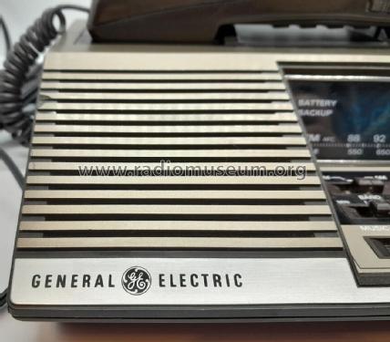 7-4737A; General Electric Co. (ID = 2859082) Radio