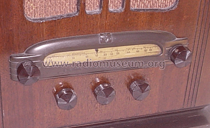 A-82 ; General Electric Co. (ID = 380180) Radio