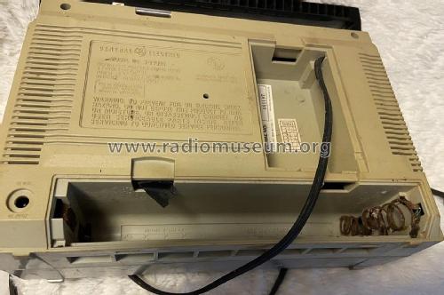 AM/FM/8Track Music System 3-5508A; General Electric Co. (ID = 2847626) Radio