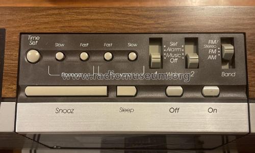 AM/FM/FM Stereo Clock Radio 7-4945A; General Electric Co. (ID = 2859105) Radio