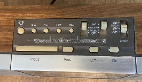 AM/FM/FM Stereo Clock Radio 7-4945A; General Electric Co. (ID = 2907724) Radio