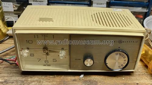 C1432C ; General Electric Co. (ID = 3087204) Radio