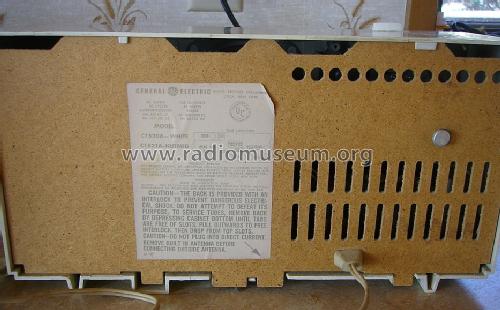 C1520A - White; General Electric Co. (ID = 1460393) Radio