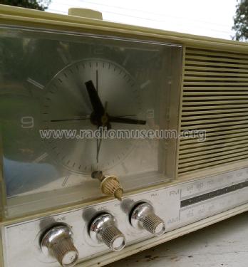 C2509A-White; General Electric Co. (ID = 1240543) Radio