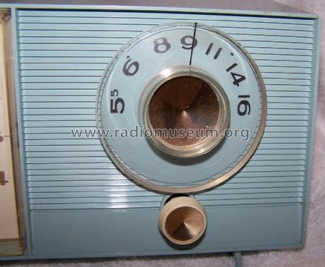 C-404B Blue; General Electric Co. (ID = 1582046) Radio