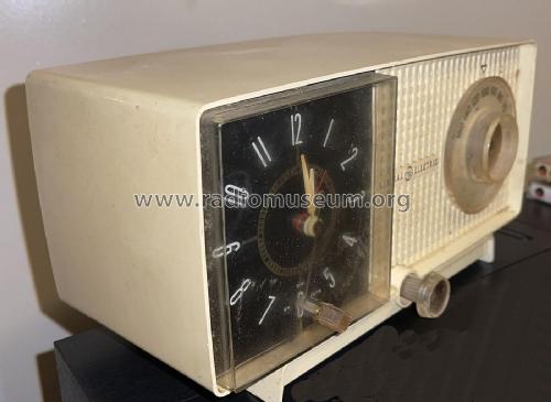 C-435A ; General Electric Co. (ID = 2858945) Radio