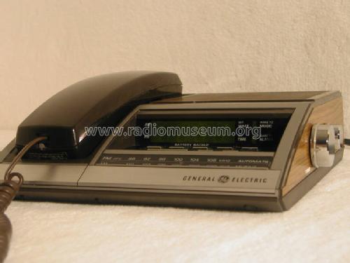 Clock Radio Telephone 7-4700; General Electric Co. (ID = 808891) Radio