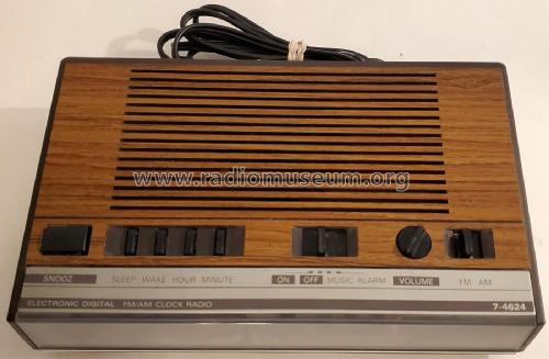 Electronic Digital FM/AM Clock Radio 7-4624B 'Space Saver'; General Electric Co. (ID = 2908054) Radio