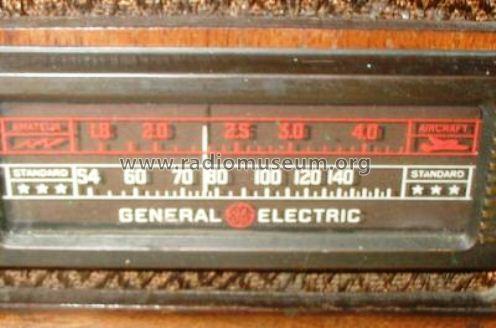 F-53 ; General Electric Co. (ID = 124205) Radio