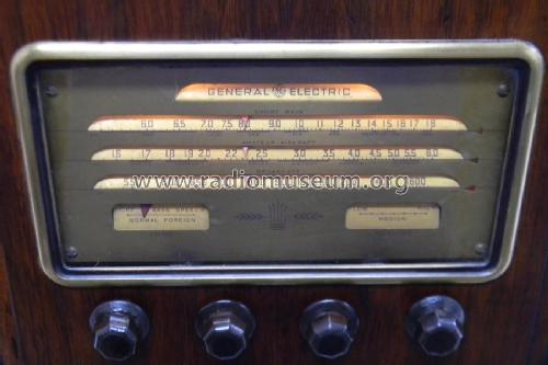 F-81 ; General Electric Co. (ID = 2990422) Radio