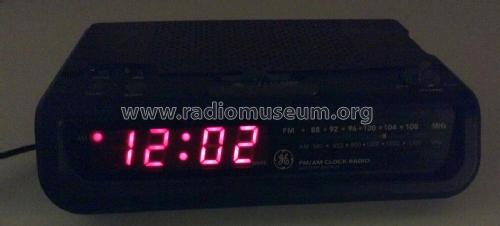 FM/AM Clock Radio 7-4613A; General Electric Co. (ID = 2858789) Radio