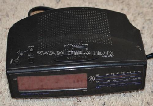 FM/AM Clock Radio 7-4815A; General Electric Co. (ID = 2859135) Radio