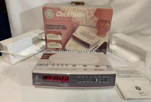 FM/AM Electronic Digital Clock Radio 7-4657A; General Electric Co. (ID = 2907933) Radio