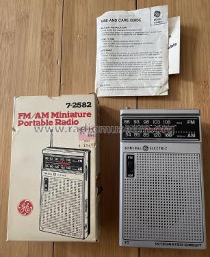 FM/AM Radio 7-2582D; General Electric Co. (ID = 2892952) Radio