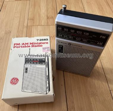 FM/AM Radio 7-2582D; General Electric Co. (ID = 2892953) Radio