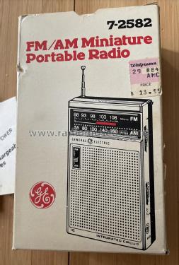 FM/AM Radio 7-2582D; General Electric Co. (ID = 2892958) Radio