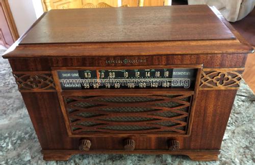 J-62 ; General Electric Co. (ID = 2686596) Radio