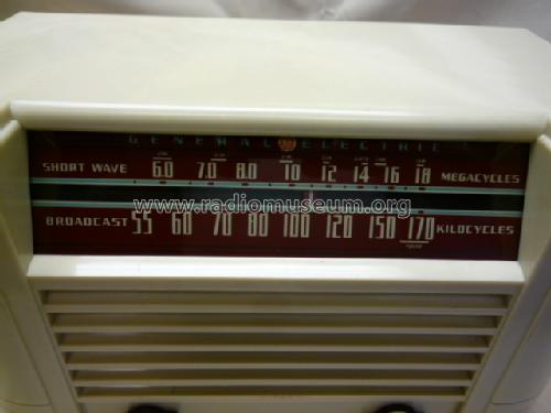 J-664 ; General Electric Co. (ID = 1689911) Radio