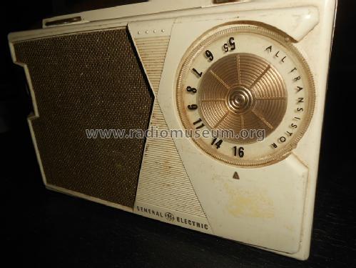 P808E ; General Electric Co. (ID = 1493905) Radio