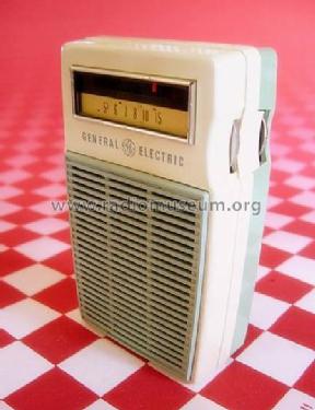 P821A ; General Electric Co. (ID = 391365) Radio