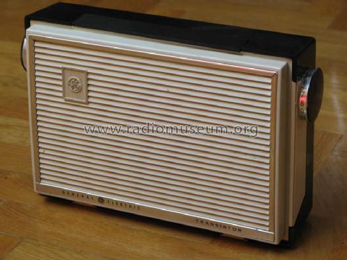 P880B ; General Electric Co. (ID = 756339) Radio