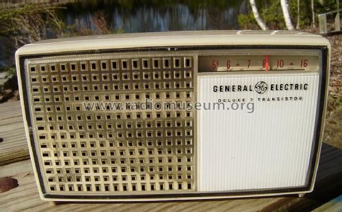 Deluxe 7 Transistor P-9011; General Electric Co. (ID = 1230683) Radio