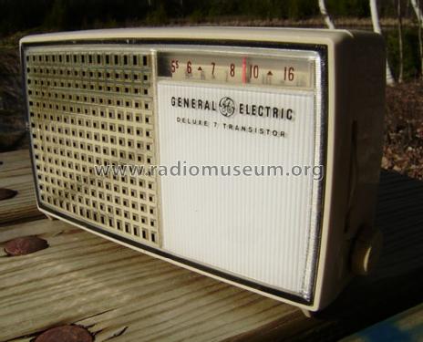 Deluxe 7 Transistor P-9011; General Electric Co. (ID = 1230689) Radio