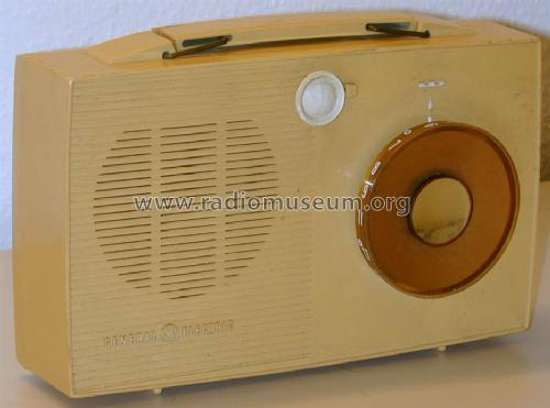 P-700; General Electric Co. (ID = 740485) Radio