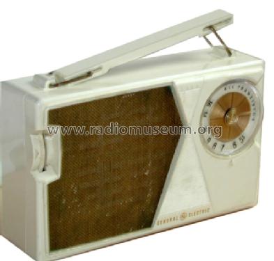 P808E ; General Electric Co. (ID = 796256) Radio