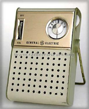 P-825A ; General Electric Co. (ID = 234599) Radio