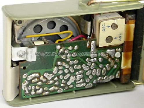 P-825A ; General Electric Co. (ID = 234602) Radio