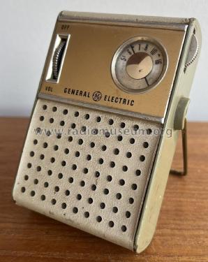 P-825A ; General Electric Co. (ID = 2849773) Radio