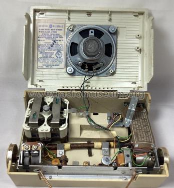 P-880A ; General Electric Co. (ID = 2843099) Radio