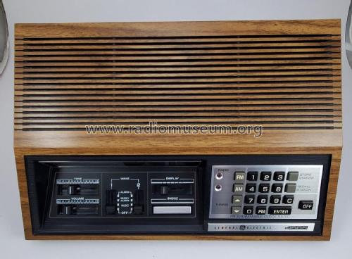 Programmable Clock Radio 7-4885B; General Electric Co. (ID = 2858443) Radio