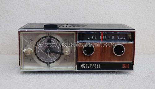 Solid State AM Alarm Clock Radio EFC-550G; General Electric Co. (ID = 1621033) Radio